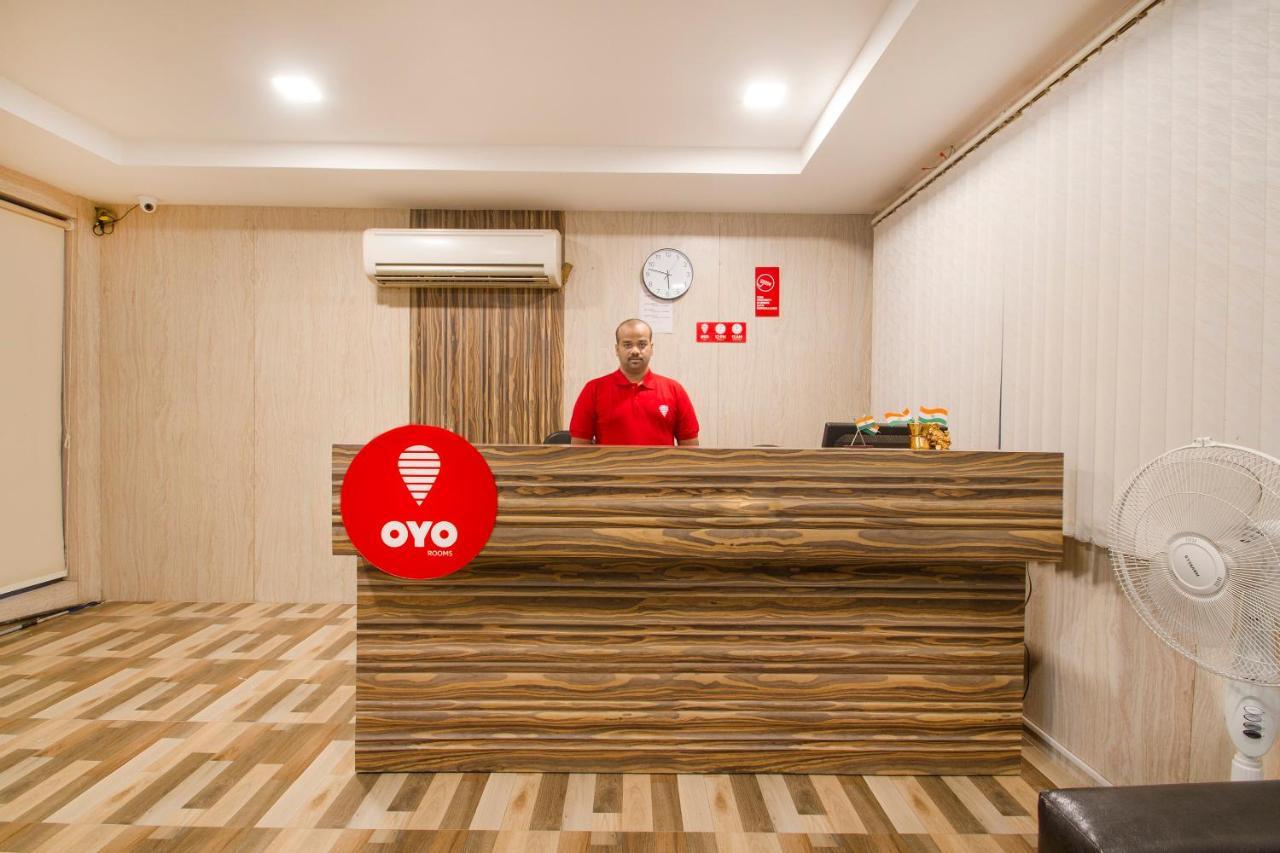 Vaccinated Staff - Oyo 11400 The Down Town Suites Hyderabad Exterior foto