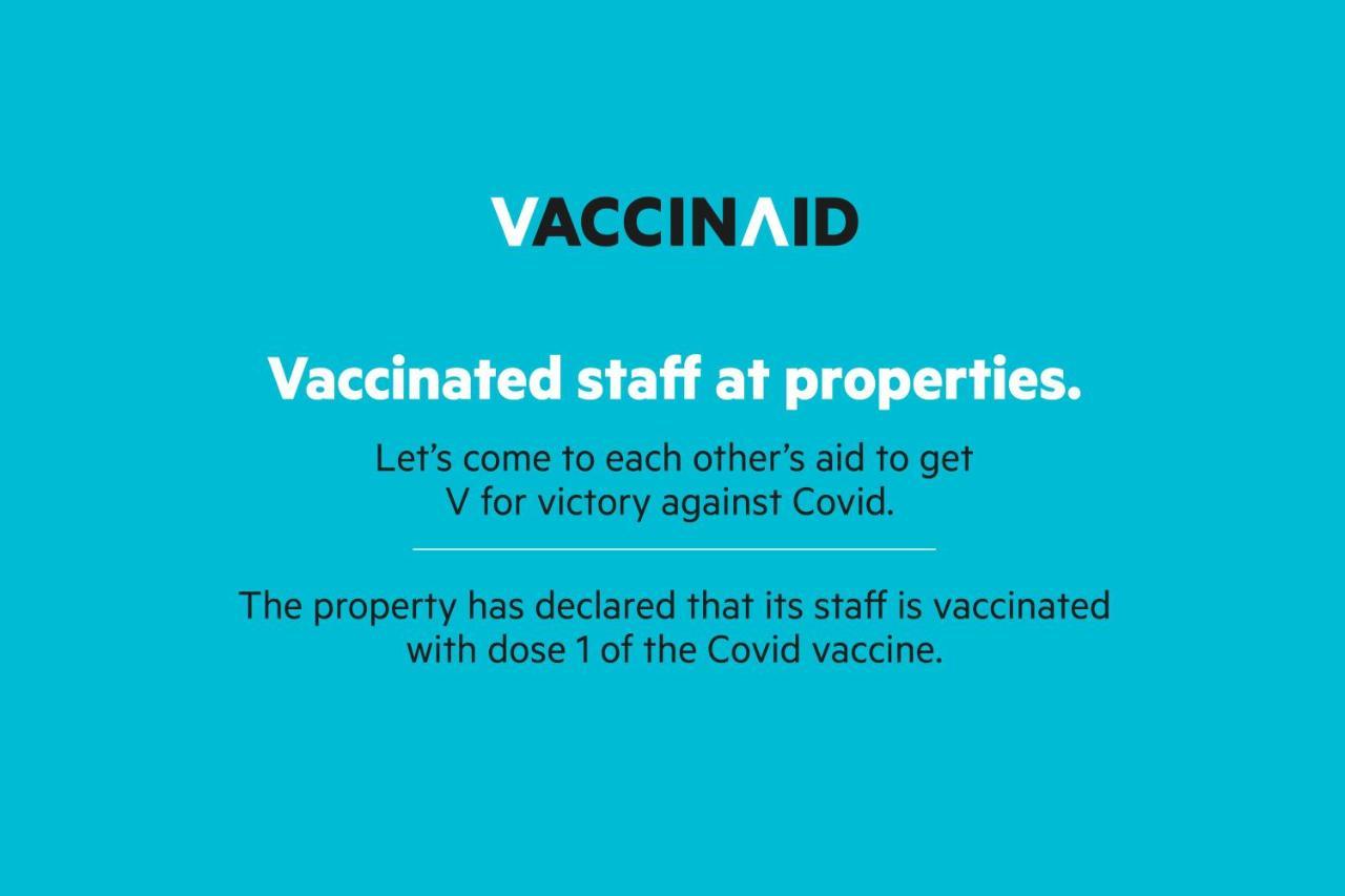 Vaccinated Staff - Oyo 11400 The Down Town Suites Hyderabad Exterior foto